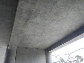 VARIO panel formwork offered flexible tie-hole positioning, ensuring a neat and consistent finish