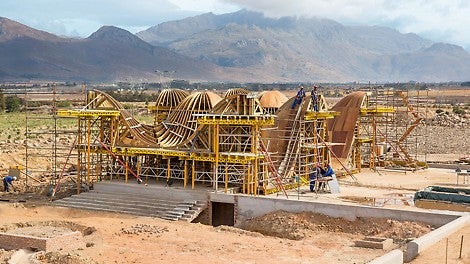 使用MULTIPROP塔架与MRK连接框架作为支撑结构。