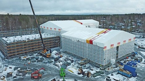 Kailas-talo sijoittuu aivan Heinolan keskustaan, Rajakadun ja Wahlmaninkadun rajaamalle tontille. Koulun ja päiväkodin lisäksi taloon valmistuu liikuntasali.