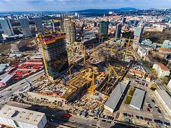 Počas výstavby sa jednalo o najväčšie stavenisko v strednej Európe a pre PERI to bola stavba s najvyššou hodnotou nájomného materiálu na svete.