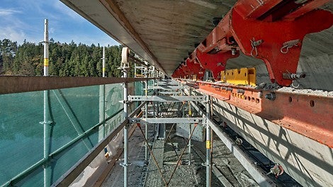 Kozákův most přes vodní nádrž Římov