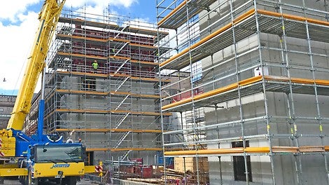 PERI UP -telineet toimivat tässä projektissa raudoitustelineinä, työtasoina, porrastorneina ja tuennassa. 