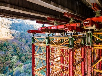 Реконструкция на съществуващото съоръжение на км 34+220 от магистрала Хемус 