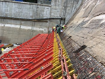 Реконструкция на яз. Студена, област Перник - Едностранен катерещ кофраж