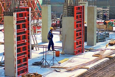 Бързо кофриране на квадратни и правоъгълни колони със системата TRIO за кофриране на колони - естественото допълнение към TRIO кофража за стени 