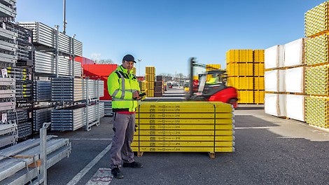 Warehouse Logistic Specialist