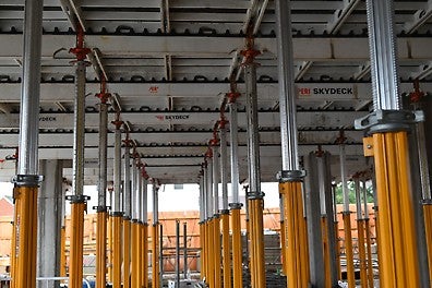 PERI SKYDECK offers a modular slab formwork system ideal for concrete slab construction, reducing cycle times and improving on-site safety across the UK.