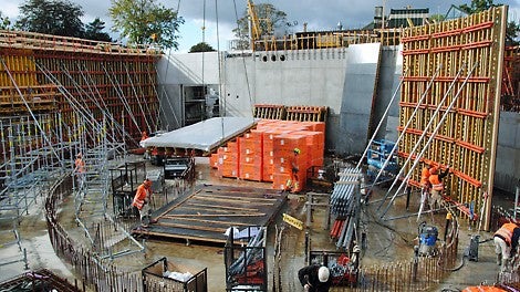 Elipsevægge til isbjørnebassin, forskallet med VARIO forme.