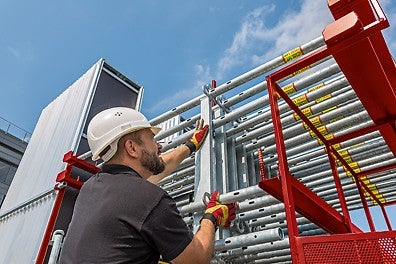 Aufgrund ihrer Anordnung lassen sich die Bauteile wie der Easy Rahmen in ergonomischer Position entnehmen.