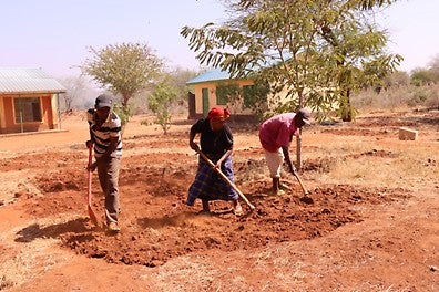 Construction will utilise the innovative PERI TwistBlock system – an interlocking concrete block system that enables quick, mortar-free and plaster-free building of robust and flexible structures. The TwistBlocks are produced in a local facility in Kenya, creating jobs and supporting the local economy.