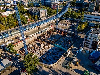 80&#039;Тинтява расте и &quot;червенее&quot; с кофражните системи и решения на PERI България