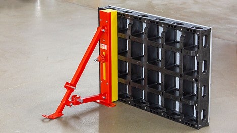 Der Abschalbock-2 lässt sich auch optimal in Kombination mit der Universalschalung DUO einsetzen.