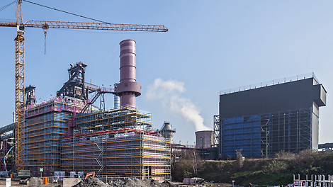 Система PERI UP Flex универсальна. Один комплект лесов может быть использован как в качестве опалубки при бетонировании конструкции, проведении фасадных работ, так и для монтажа оборудования, создавая рабочую площадку различных размеров.