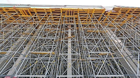 PERI UP Rosett shoring system used for heights up to 14m for cantilever support
