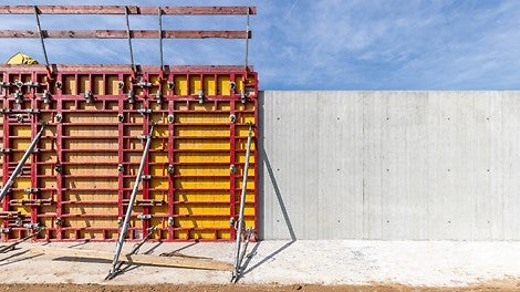 Sehenswerte Sichtbetonergebnisse mit effizienter Arbeitsweise – dank Zusammenspiel aus gemeinsam erarbeitetem Schalungskonzept und gut koordinierten Ausführungsabläufen.