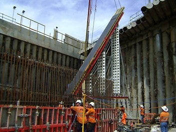 Cutting toe stop-end is placed 10m high x ~60° 