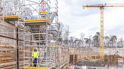 Herzstück der Anlage ist der dreizellige, 1.100 Meter lange Ringtunnel mit bis zu 6,3 Meter starken Wänden und Decken.