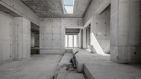 Ehitises on kombineeritud korrapäratuid nurki ja erinevatel tasanditel põrandaid.<br/>(Foto: seanpollock.com)<br/>