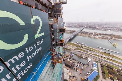 By using the new mobile RCS MAX Hydraulic Pumps, it was possible to climb two climbing platforms into the next section using rail guidance. 