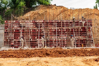 10m high retaining wall