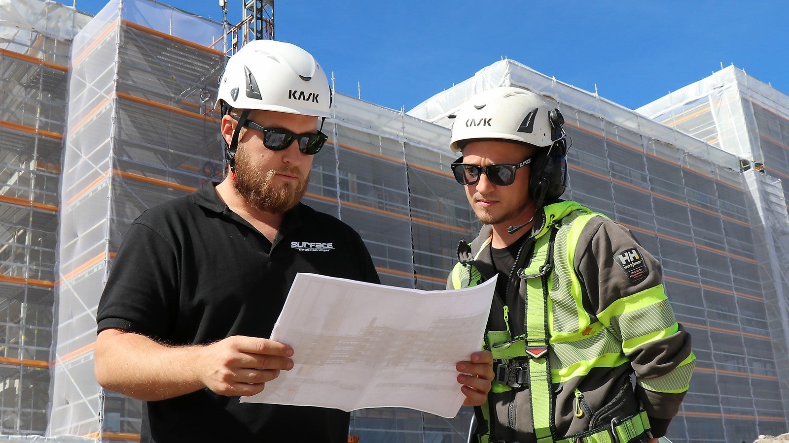 En stabil, flexibel och clean ställning som löste problemen vi hade på projektet. Kunderna älskar slutprodukten.