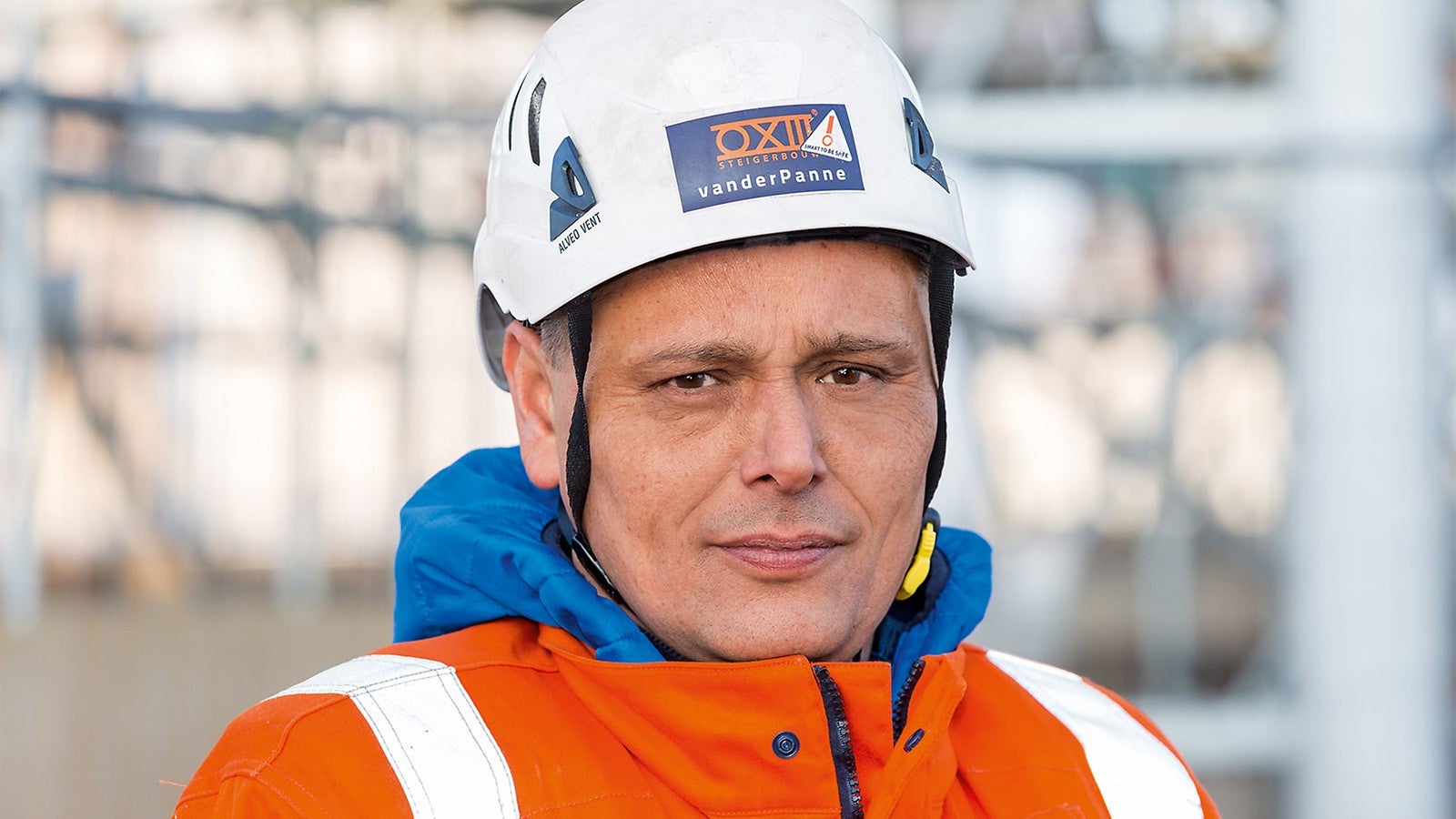 Together with PERI, we developed a great concept for the extraordinarily challenging pylon scaffolding on the Williams Bridge. Mounted overnight and laterally positioned on the concrete base, the VARIOKIT bridging made it possible to erect the 60 m high and 200 t PERI UP scaffolding construction without loading the carriageway and negatively affecting the flow of traffic. All deadlines could be met. The combination of VARIOKIT and PERI UP proved to be a good solution for the bracing and anchoring as well with wind force 10 being recorded on a number of occasions. In short, we are very pleased with both the PERI systems and our collaboration - a great example of &#039;Engineered Solutions&#039;.