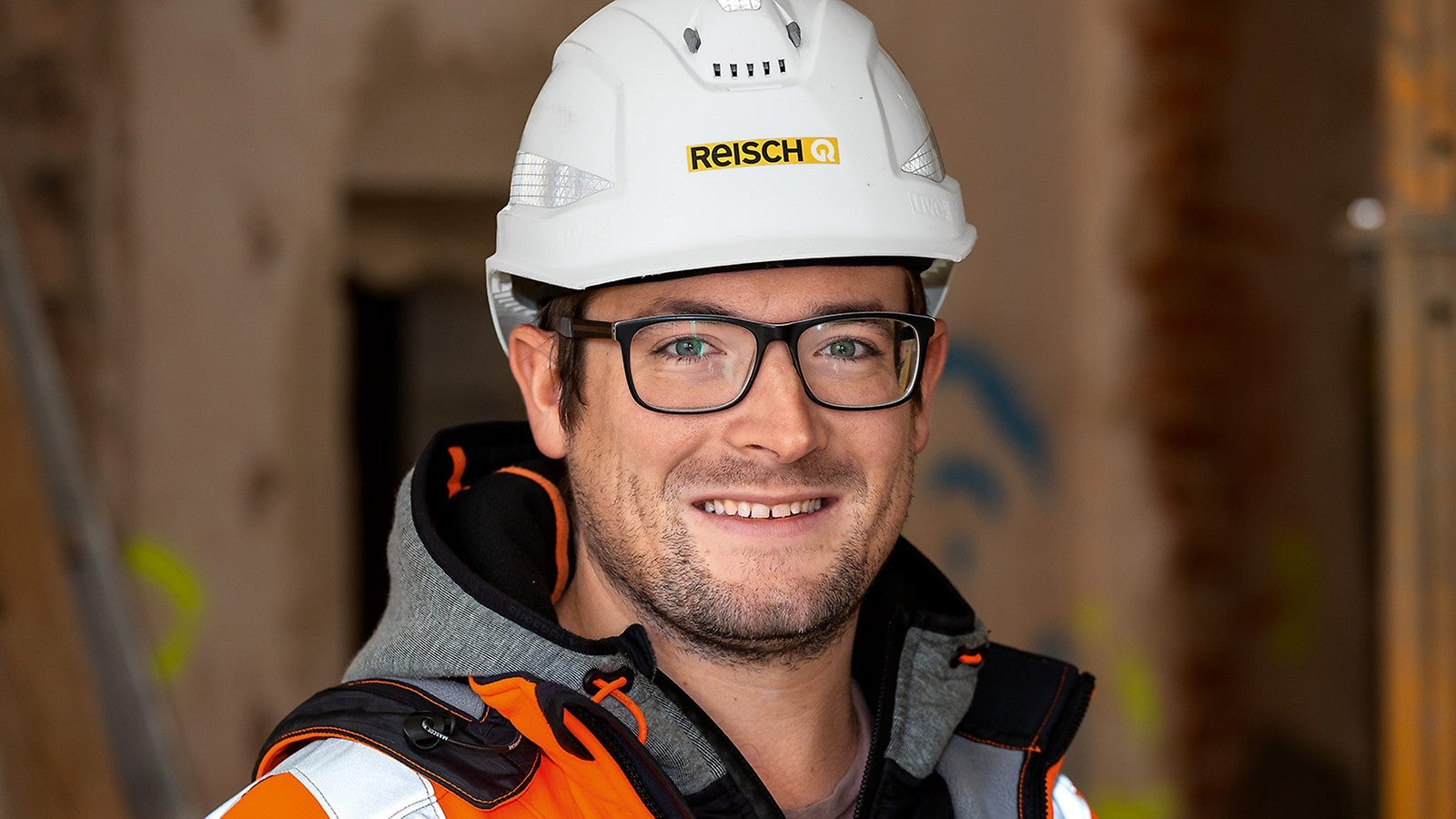 Aufgrund unterschiedlichster Projekte benötigen wir vermehrt eine geeignete Schalung zur Altbausanierung. Wir haben uns deshalb für die DUO als leichte Handschalung für Einsätze im Gebäude entschieden.