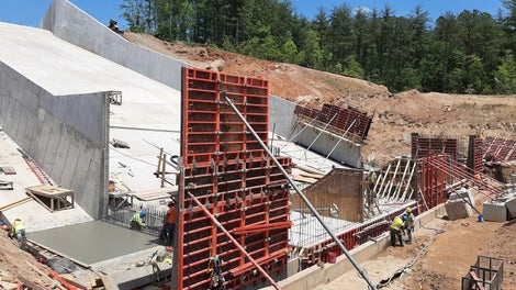 The crew used TRIO, RUNDFLEX, and a custom bracing solution to pour the flip bucket. 