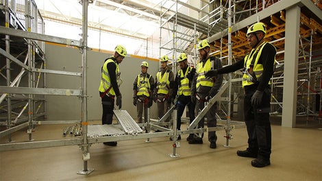 <p>Szkolenie z PERI UP gwarantuje maksymalną wydajność na placu budowy. Na pierwszym planie zawsze jest bezpieczny montaż rusztowań.</p><br/>