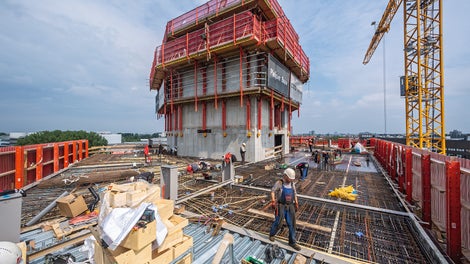 Высокая универсальность системы RCS позволяет применять ее как в качестве самоподъемных подмостей с опалубкой, так и в виде ветрозащитных экранов.