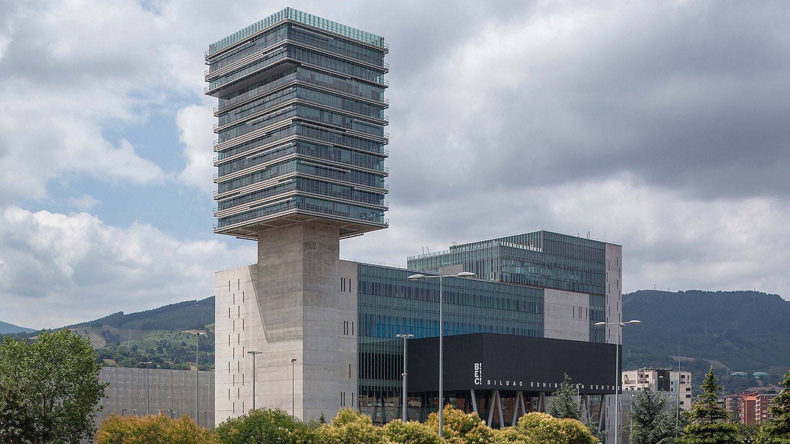 The Bilbao Exhibition Centre, with its 103 m high tower, is the tallest building in the region of Vizcaya.
