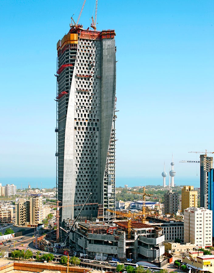 The 412 m high Al Hamra Tower was the new landmark on the Persian Gulf. With help of PERI work solution, a very distinctive structure was created with an extremely unusual form.