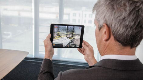 Augmented Reality is much more than just a "nice gimmick" – because it helps to look at 3D models and in effect go through them in detail. This goes hand-in-hand with a better understanding of, for example, planned PERI UP solutions. This helps to deal with the intended scaffolding construction long before the start of the project and thus increases execution reliability.