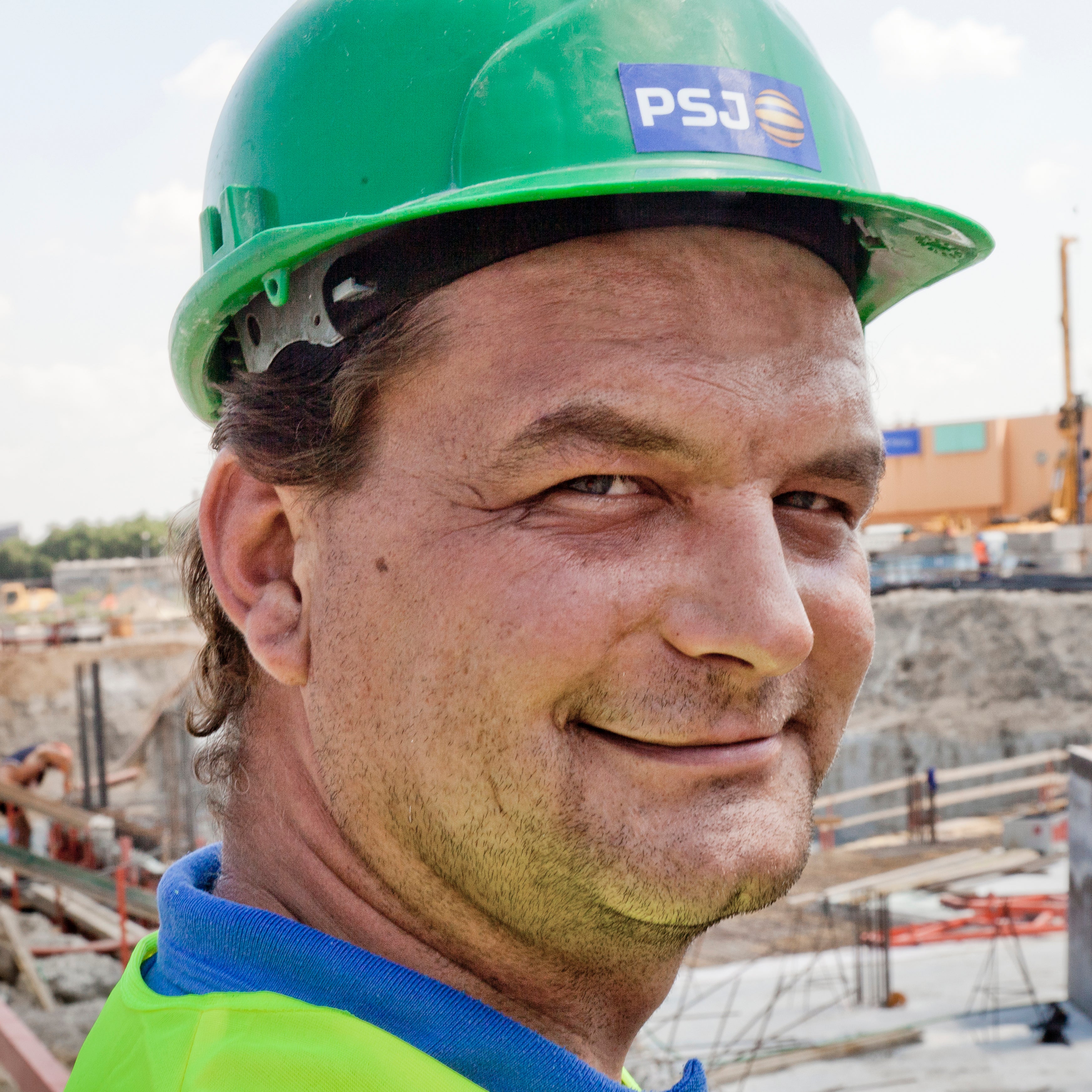 "Spoločnosť PERI svojím profesionálnym prístupom výrazným spôsobom pomohla k zabezpečeniu plynulosti výstavby a dodržaniu termínov ukončenia prác na hrubej stavbe."