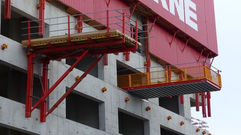 RCS und VARIOKID Ausfahrbühnen im Einsatz