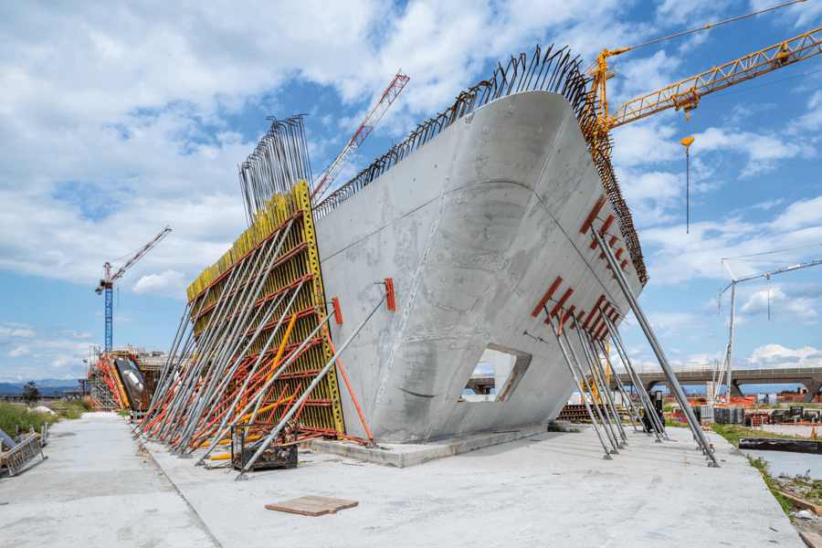 Cassaforma VARIO in azione nel cantiere per la costruzione della Stazione ferroviaria Porta del Sud ad Afragola (NA)
