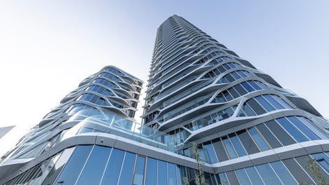 Med en imponerende højde på 142 meter skiller det århusianske vartegn sig ud, og navnet 'Fyrtårnet' er heller ikke uden grund.