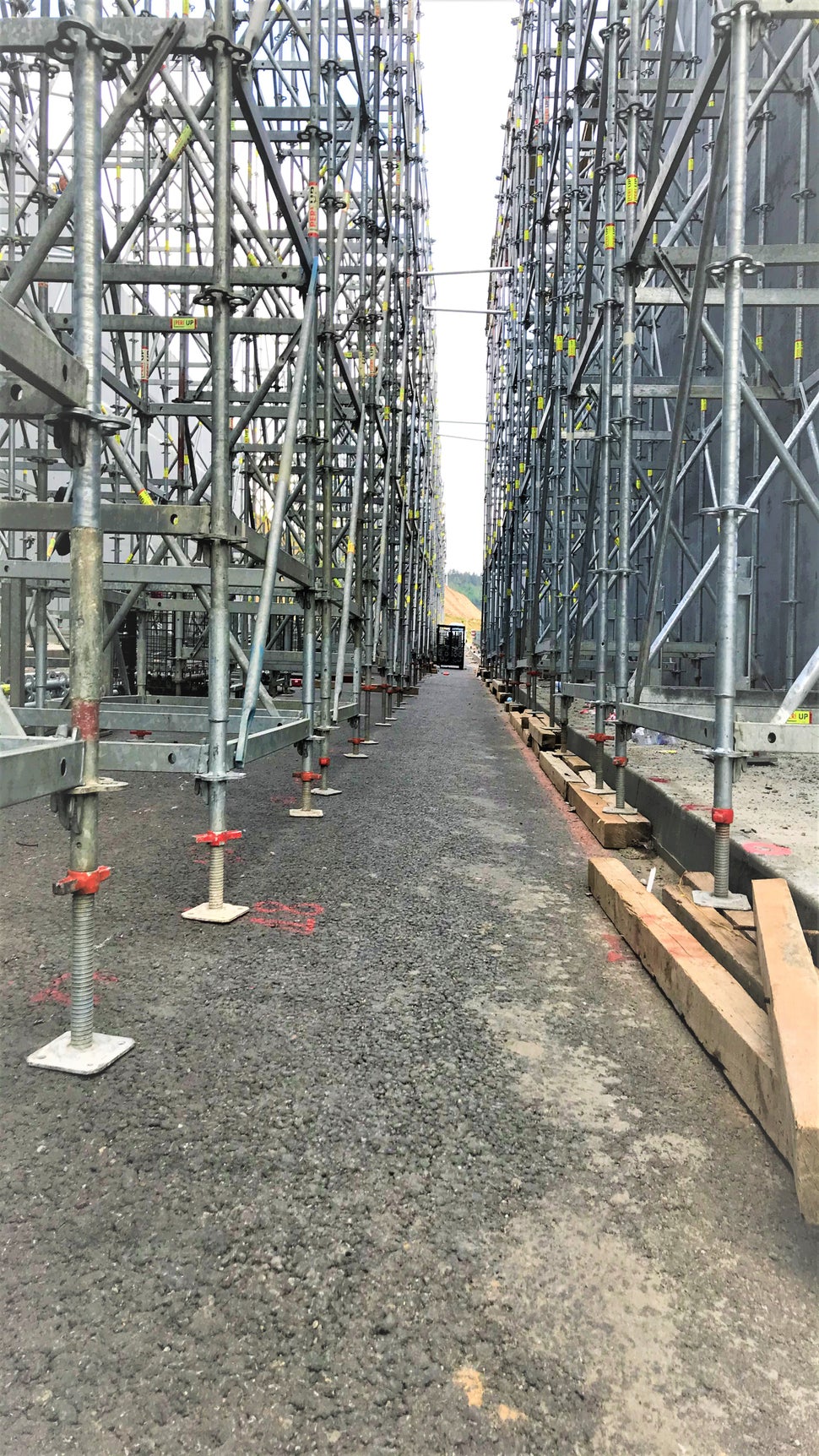 Стъпване на подорно скеле