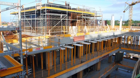 Dækforskalling med SKYDECK mod atrium.