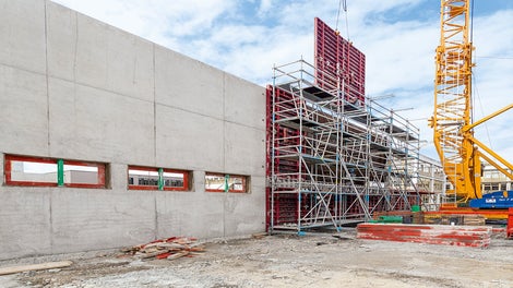 Used without anchors and ballast in front of formwork and walls