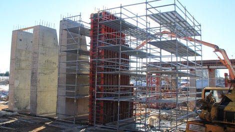 Строительство моста через реку Адров