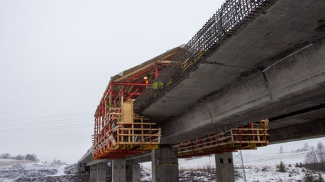 Kantragervogn på bru