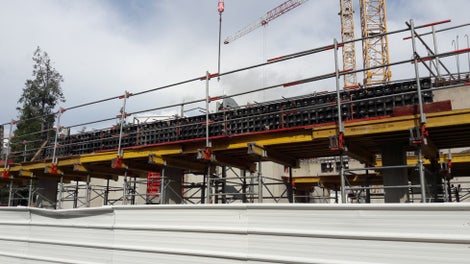 Le coffrage universel DUO utilisé pour les poutres