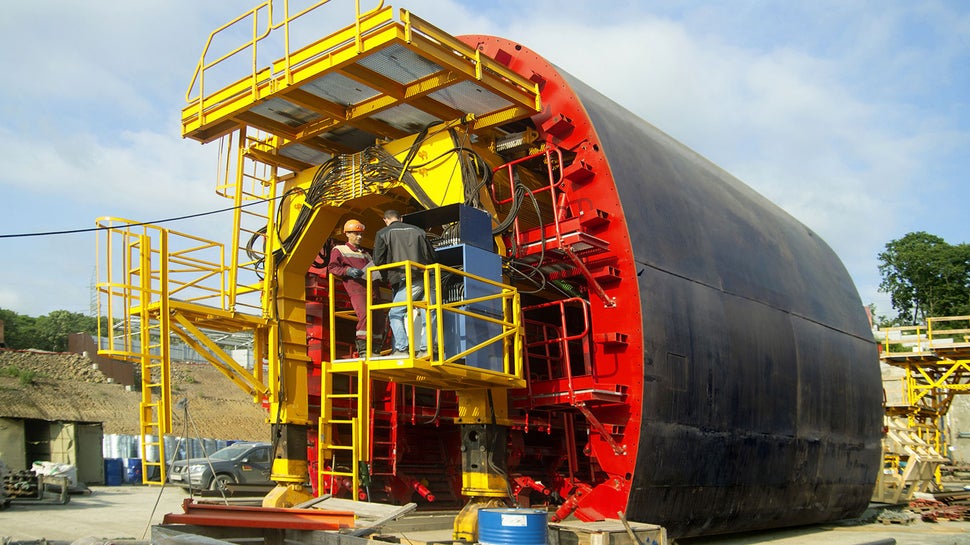 Спроектирована специальная тележка для бетонирования портального типа