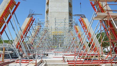 PERI UP shoring system used with MULTIFLEX to cast the slab at the podium level.
