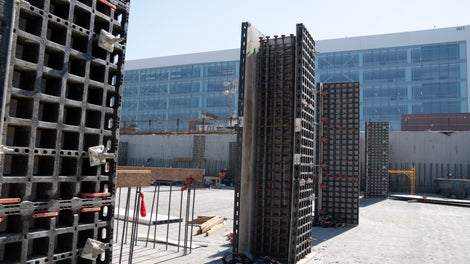 The adjustability of the DUO formwork allows for the system to be easily adapted for use on various column cross sections and heights.