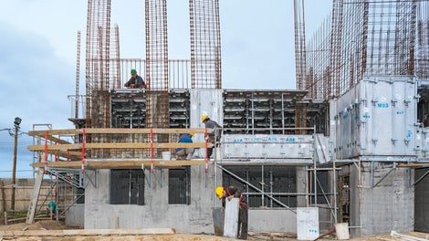 Likewise, UNO is easy to use for building multi-storey structures with the same layout.<br/>