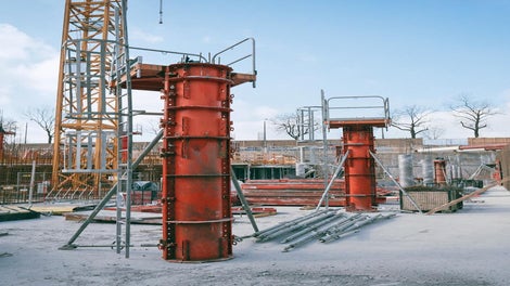 Efektywną realizację siatki słupów okrągłych umożliwił optymalny dobór ilości form słupowych SRS.