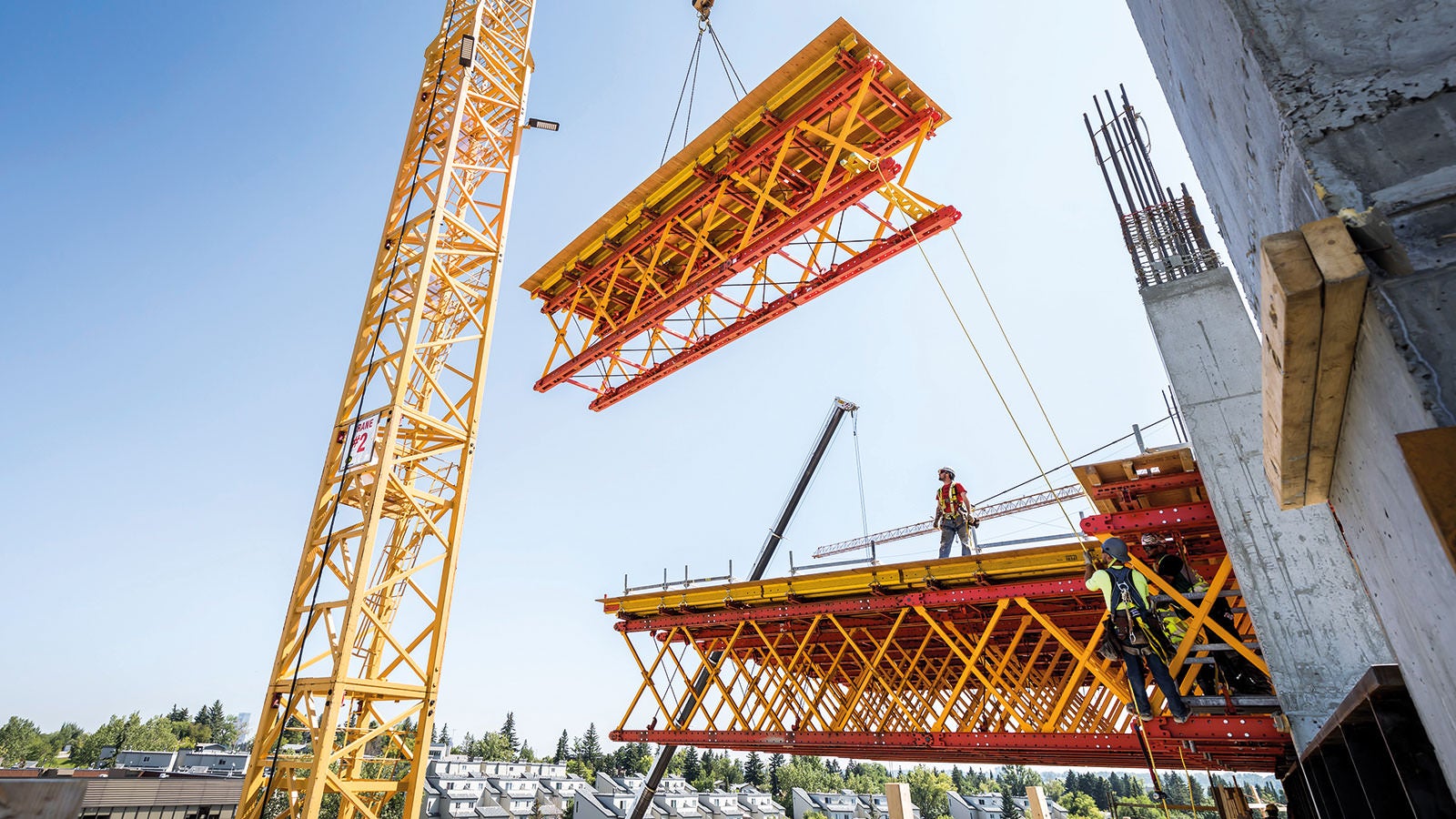 VRB sõrestiktalad moodustasid platvorme ja ulatusid kuni 9 m välja. (Foto: PERI GmbH)<br/>
