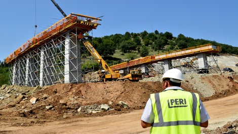 Изграждане на ригели на мост на km 363+600 